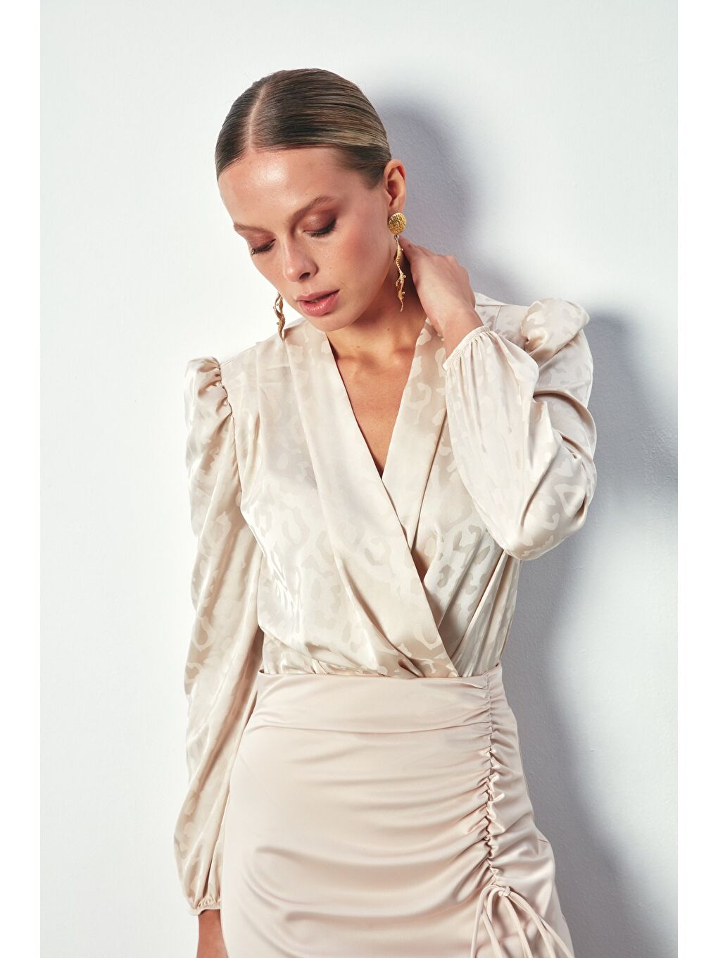 Kruvaze Desenli Bodysuit Bluz - Bej