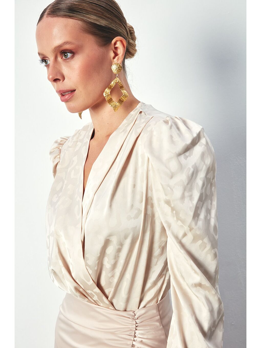 Kruvaze Desenli Bodysuit Bluz - Bej-3