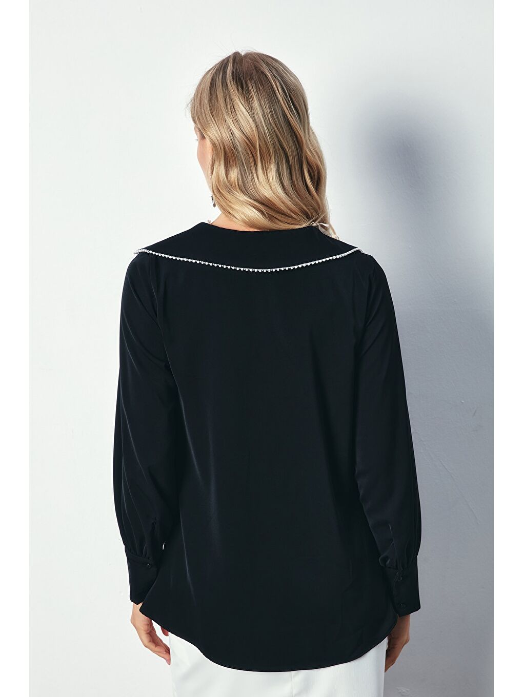 Degaje Yaka İncili Salaş Bluz - Siyah-5