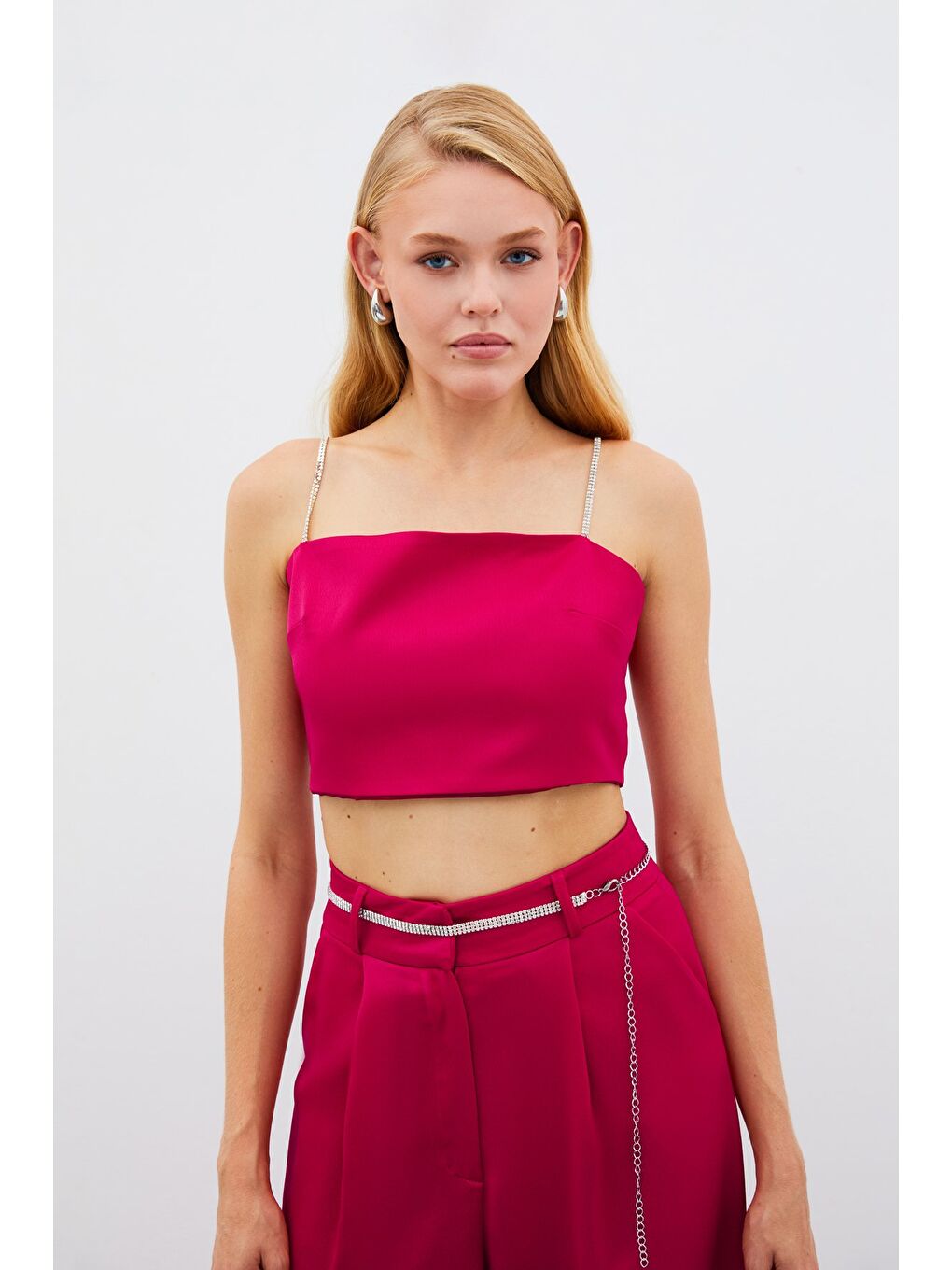 Taş Askılı Saten Crop Bluz - Mercan-5