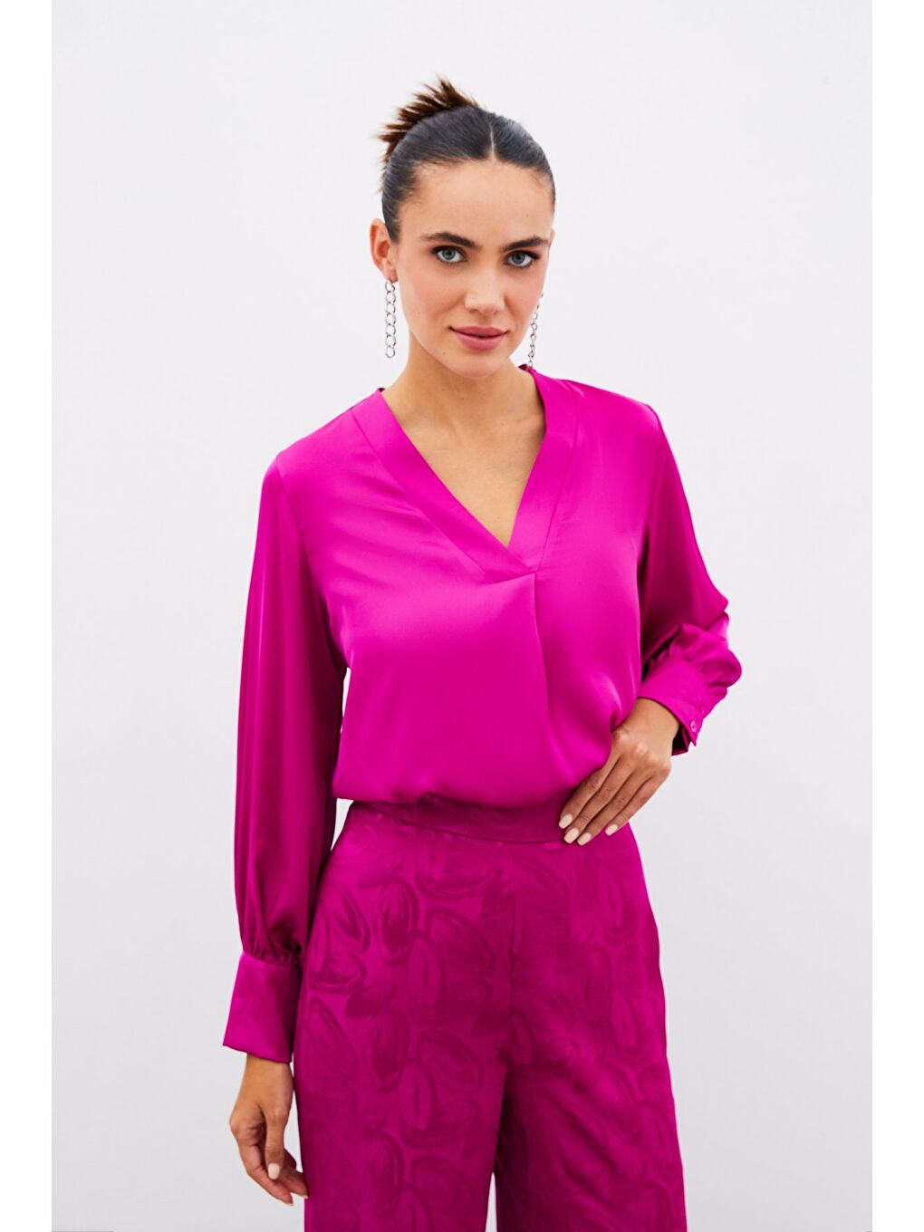 V Yaka Saten Bluz - Fuşya-2