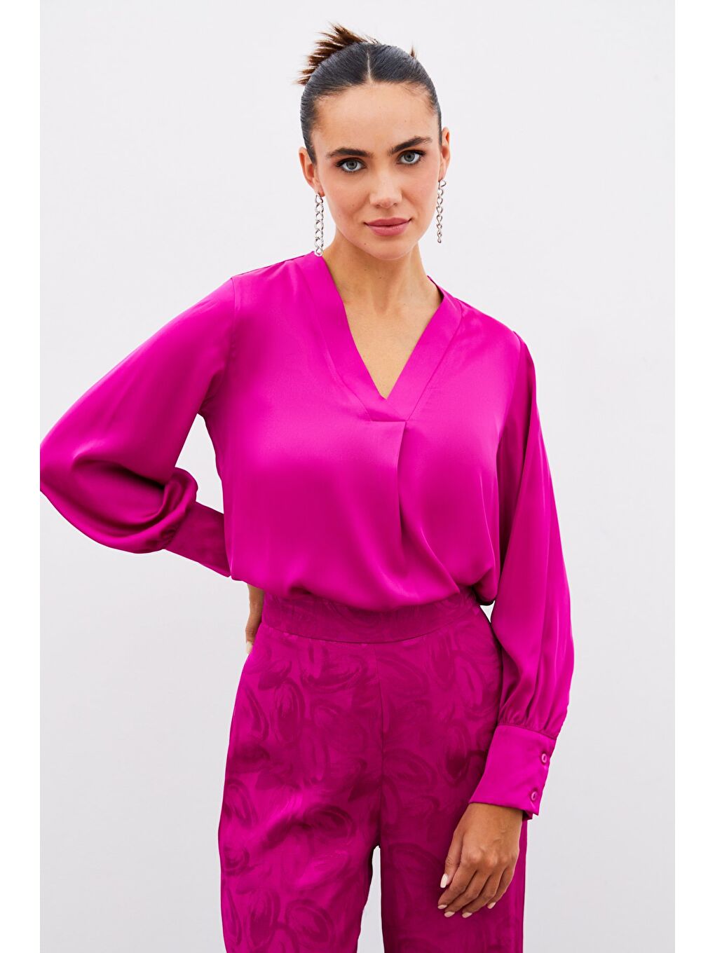 V Yaka Saten Bluz - Fuşya-3