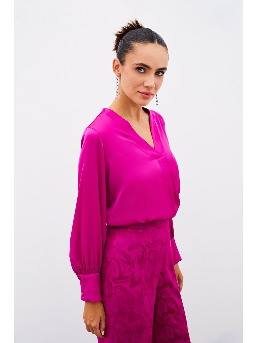 V Yaka Saten Bluz - Fuşya-4