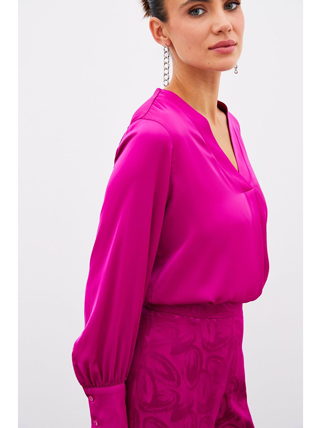 V Yaka Saten Bluz - Fuşya-5