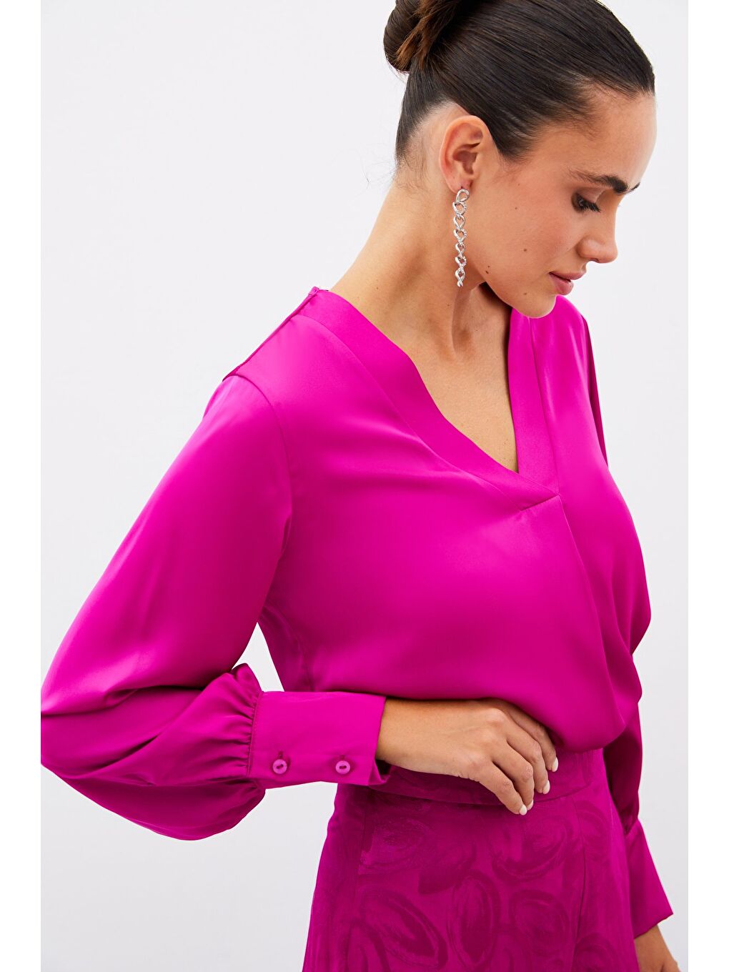 V Yaka Saten Bluz - Fuşya-6