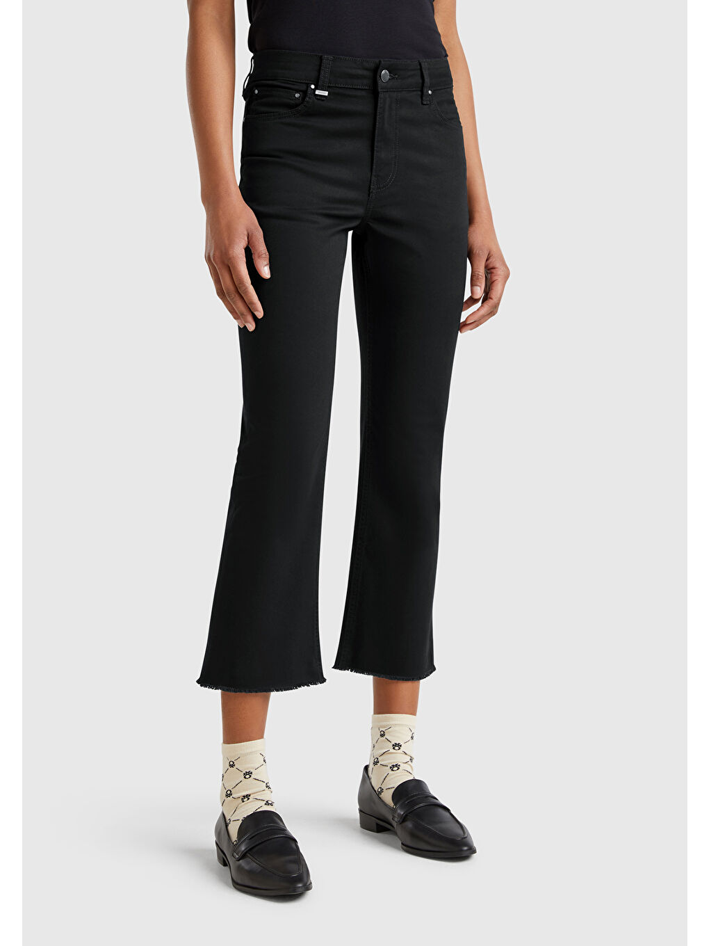 Kadın Siyah 5 Cepli Kısa Paça Denim Pantolon