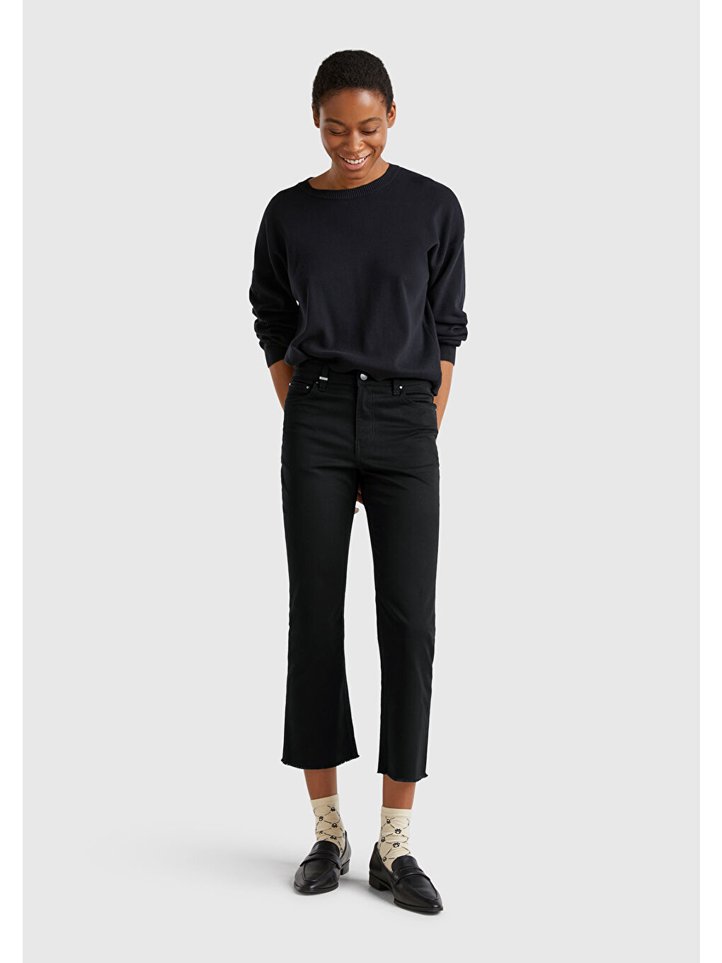 Kadın Siyah 5 Cepli Kısa Paça Denim Pantolon-4