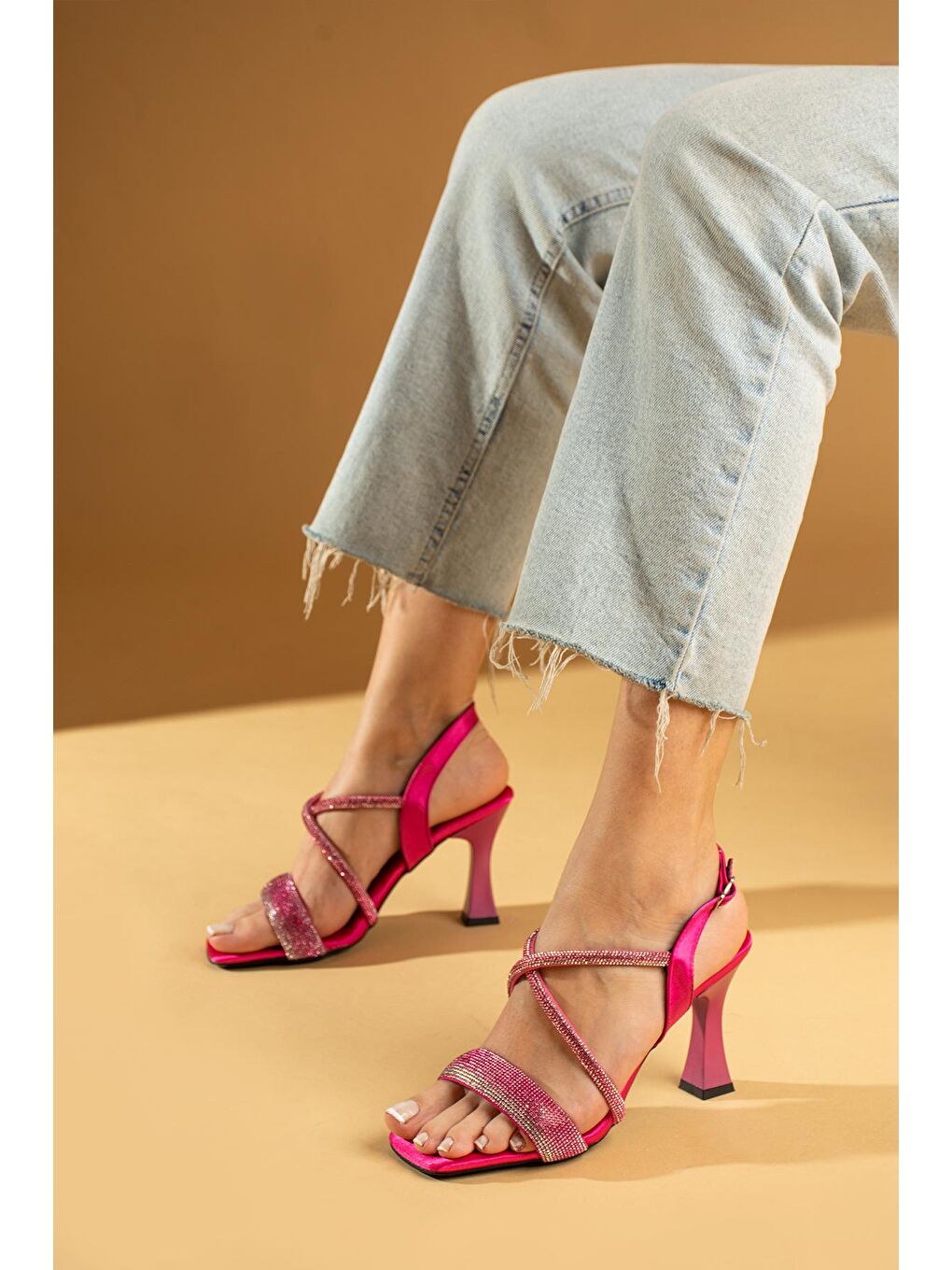 Fuşya Taşlı Bantlı Kadın Abiye Ayakkabı 012-381-23