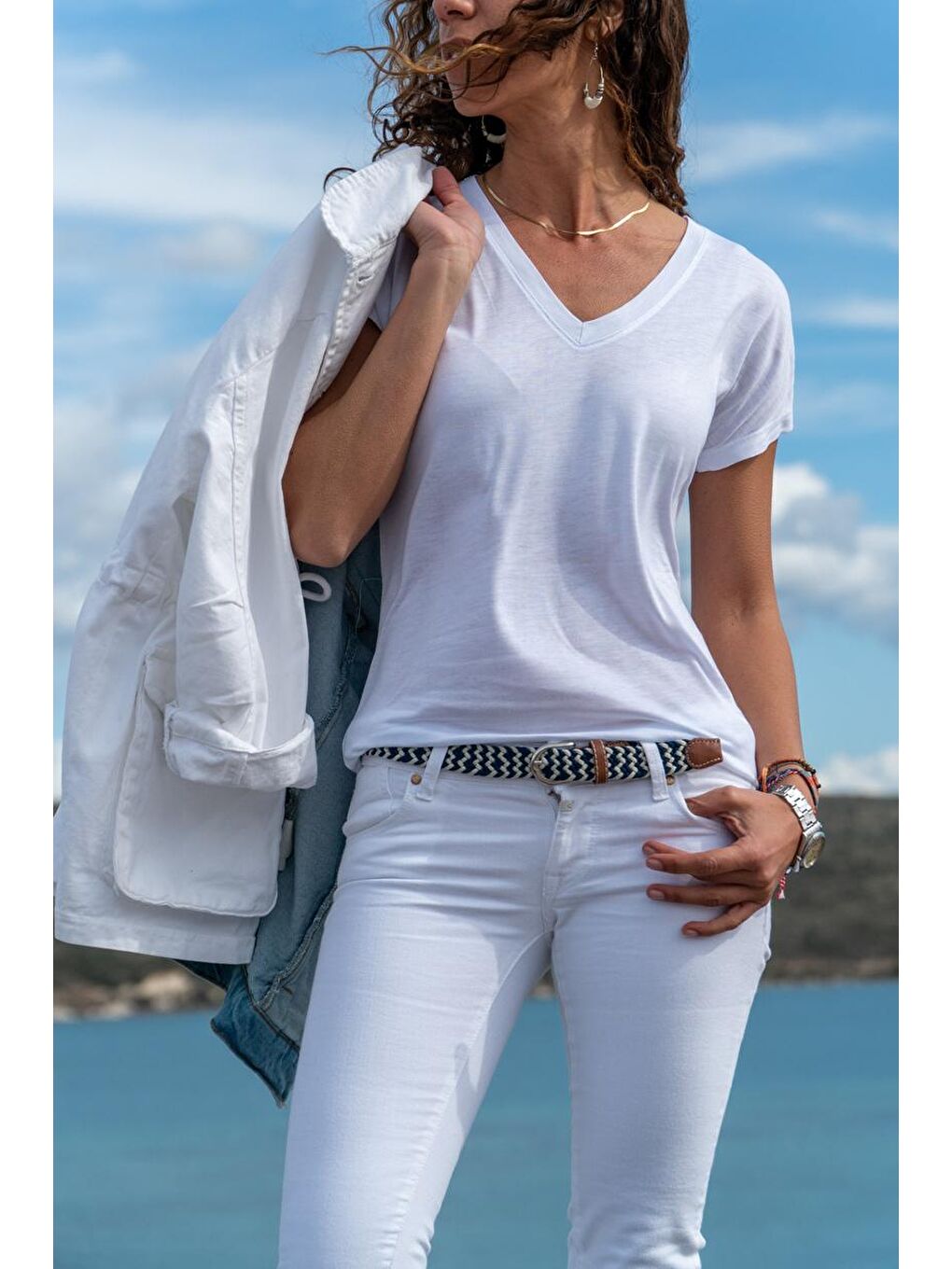 Kadın Beyaz V Yaka Yarasa Kol Basic Tişört GK-JR211-1