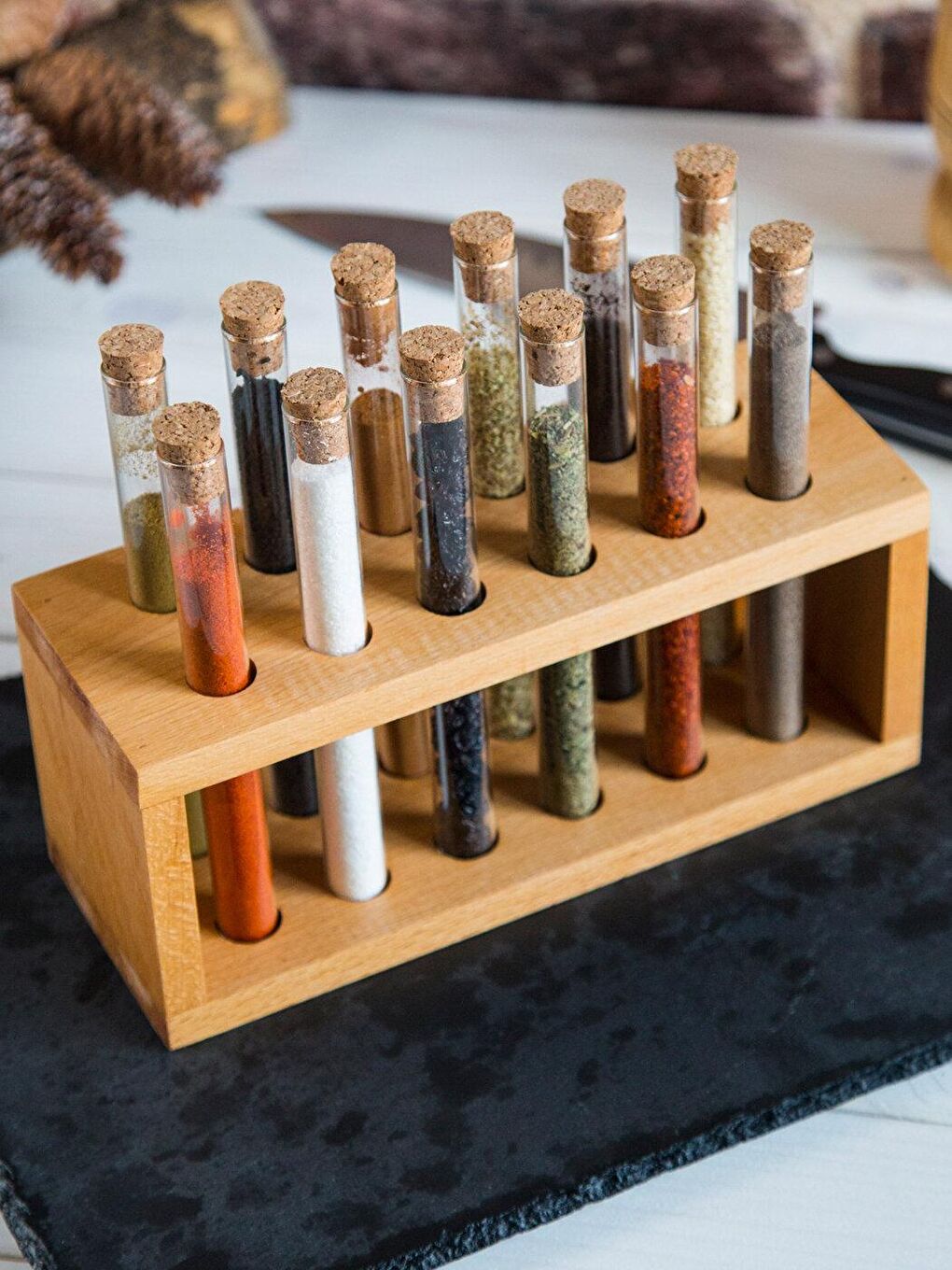 Karışık Felisa 12'li Deney Tüpü Dekoratif Baharatlık Seti Ahşap Stantlı