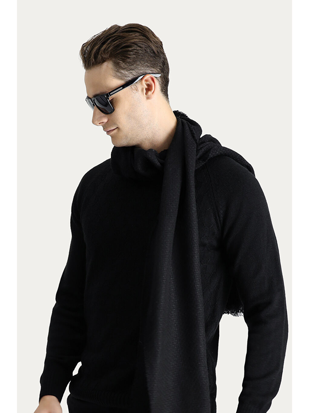 Siyah Bisiklet Yaka Regular Fit Desenli Triko Kazak-2