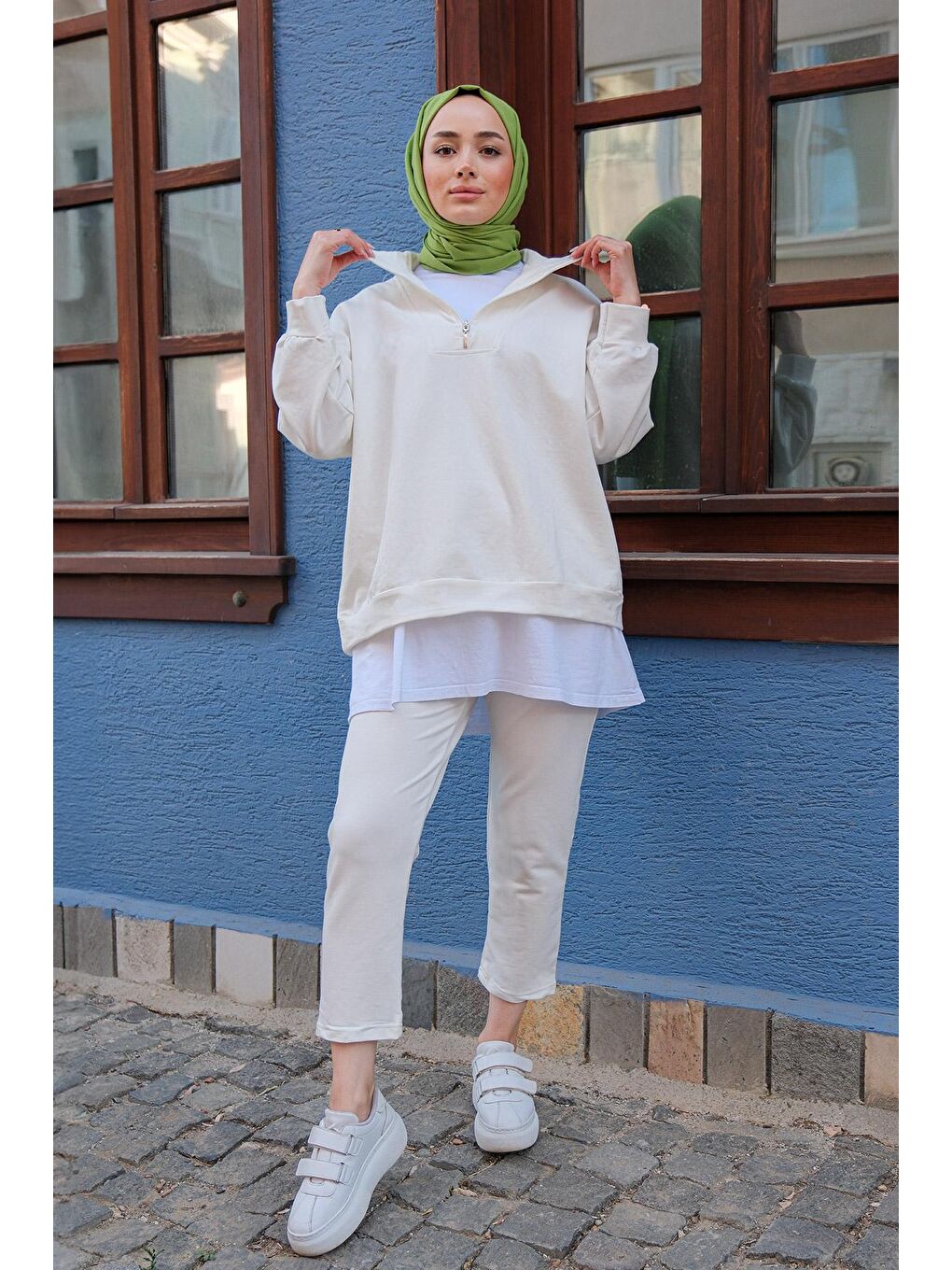Dik Yaka Önü Fermuarlı İkili Takım Beyaz-1