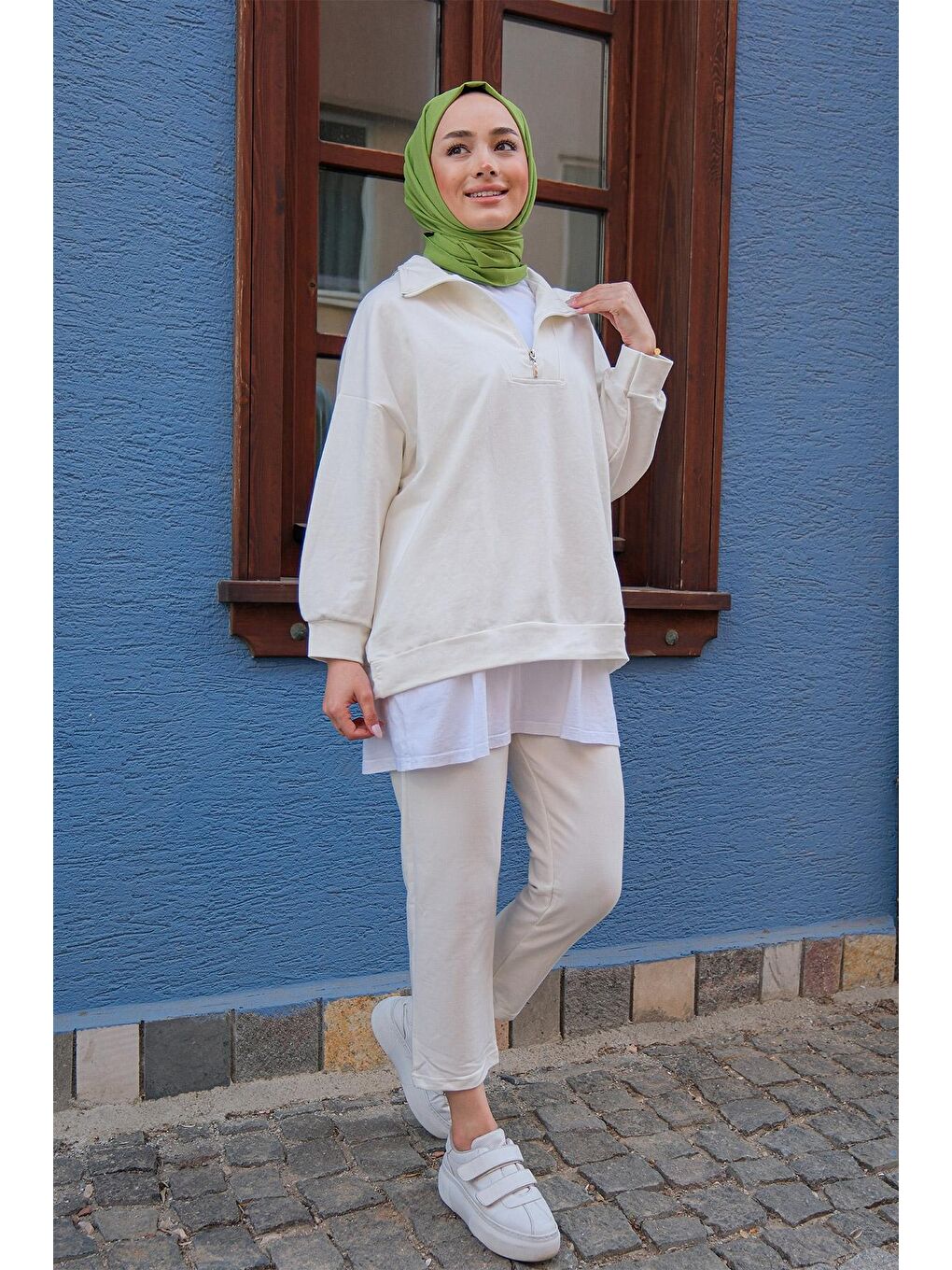 Dik Yaka Önü Fermuarlı İkili Takım Beyaz-2