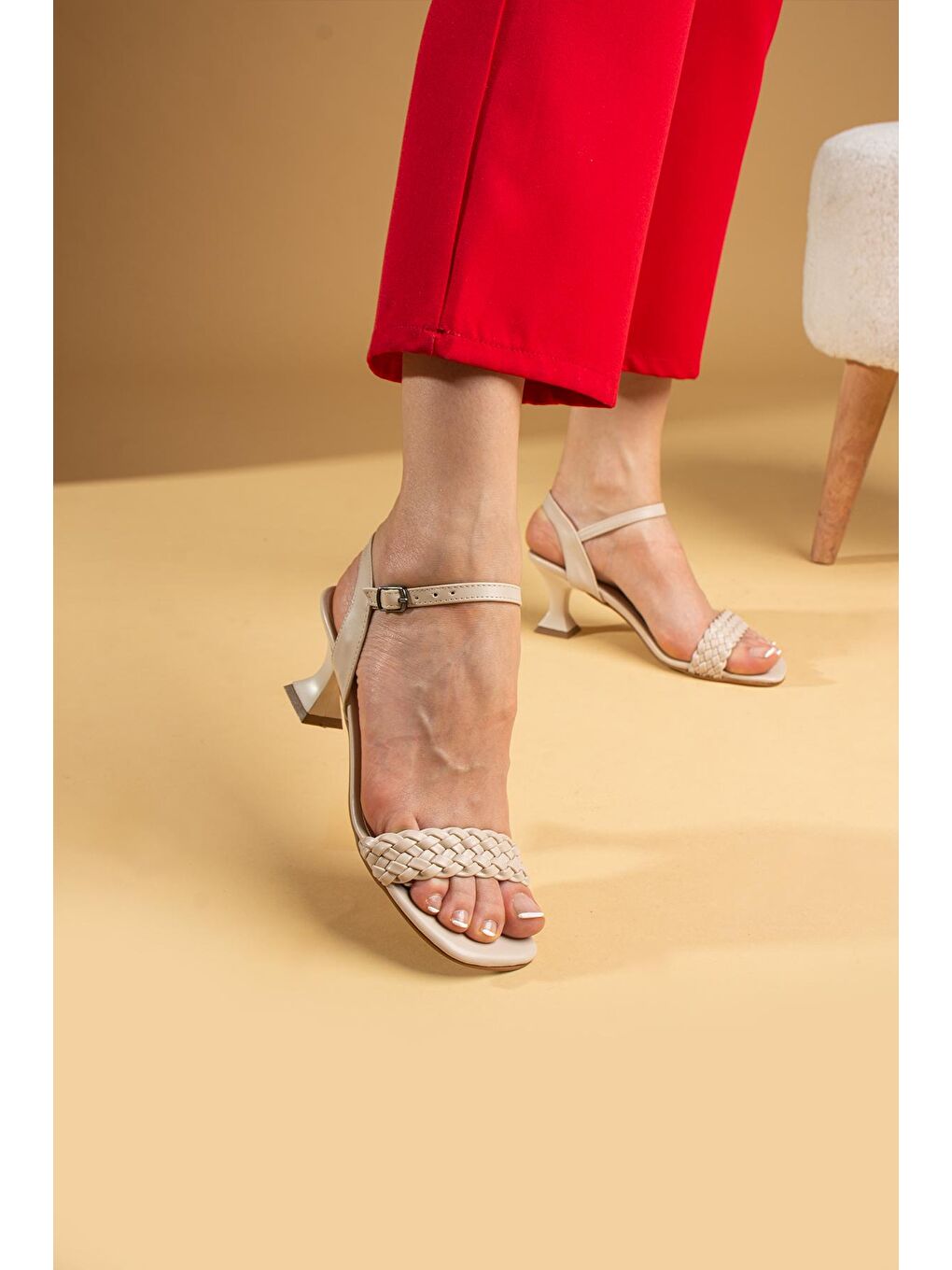 Bej Örgü Bantlı Tokalı Kadeh Topuk Kadın Ayakkabı 018-02-23-2