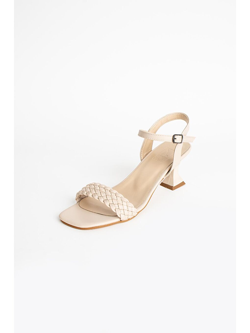 Bej Örgü Bantlı Tokalı Kadeh Topuk Kadın Ayakkabı 018-02-23-4