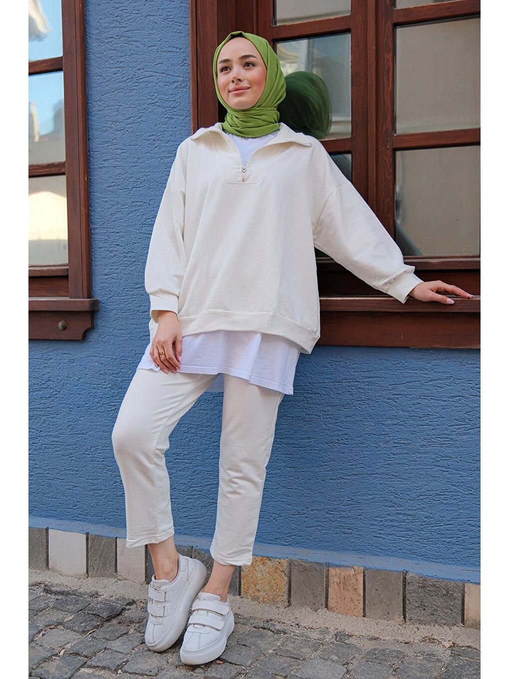 Dik Yaka Önü Fermuarlı İkili Takım Beyaz-4