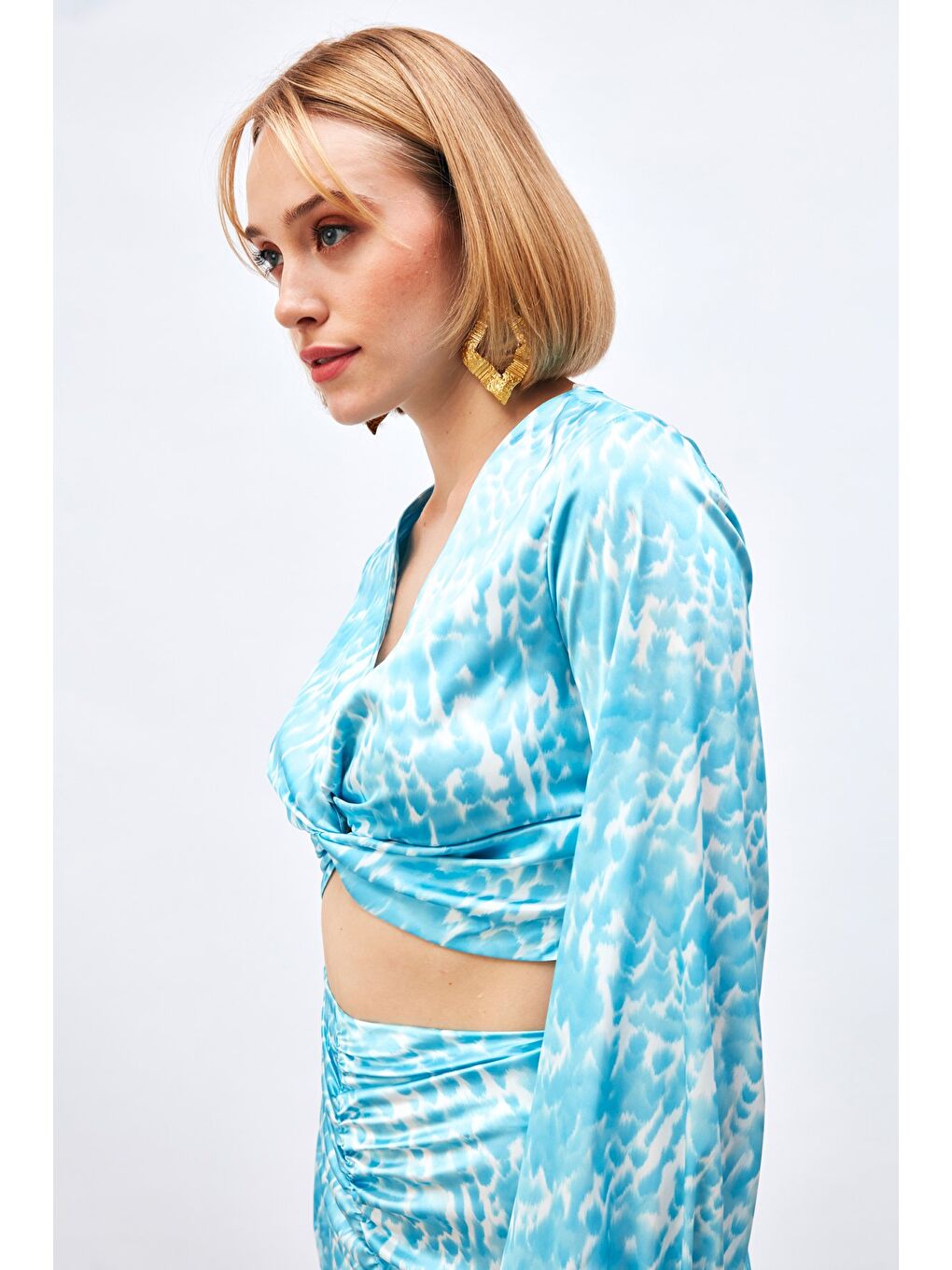 Düğüm Detaylı Desenli Bluz - Turkuaz-3