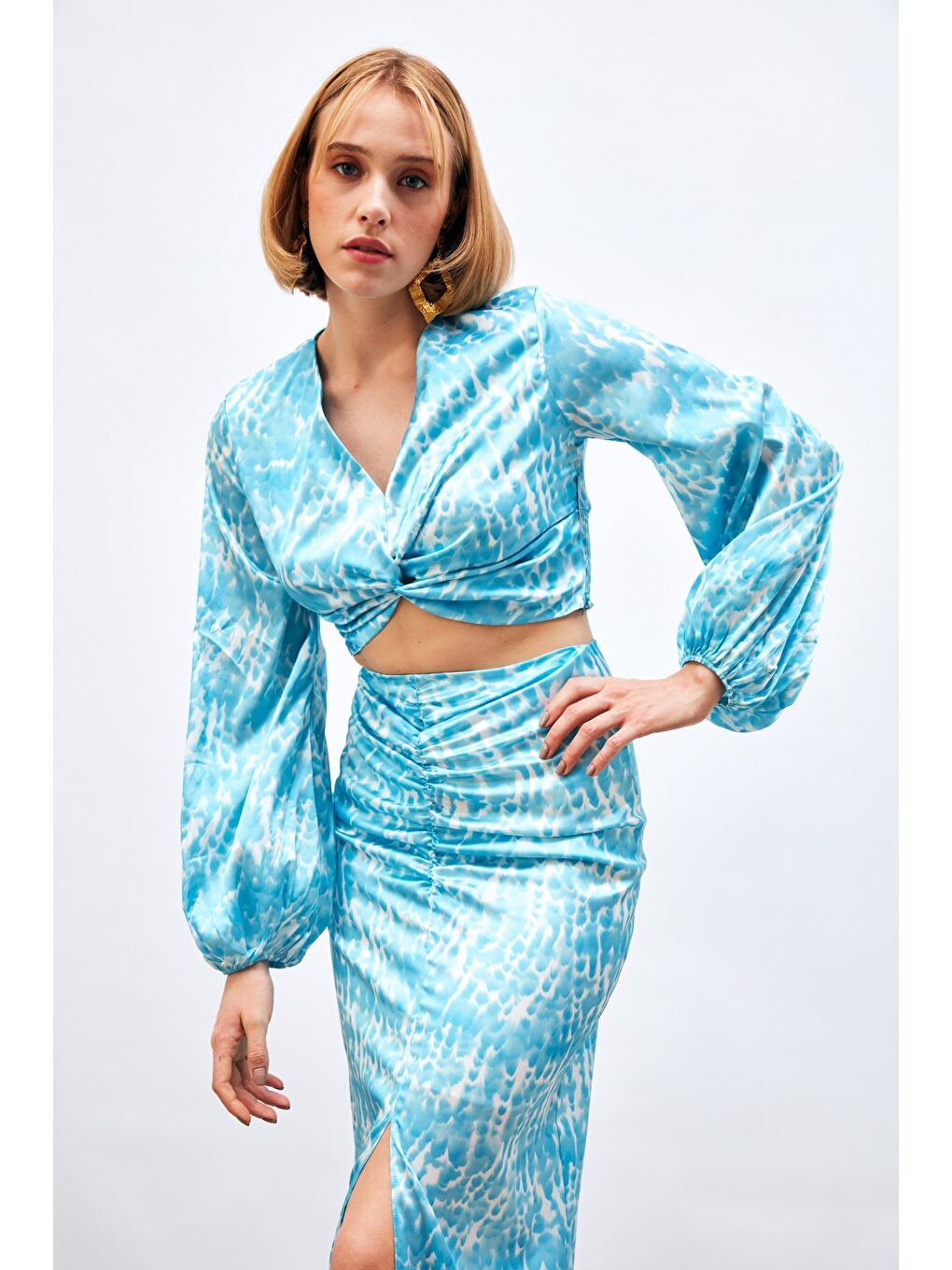 Düğüm Detaylı Desenli Bluz - Turkuaz-5