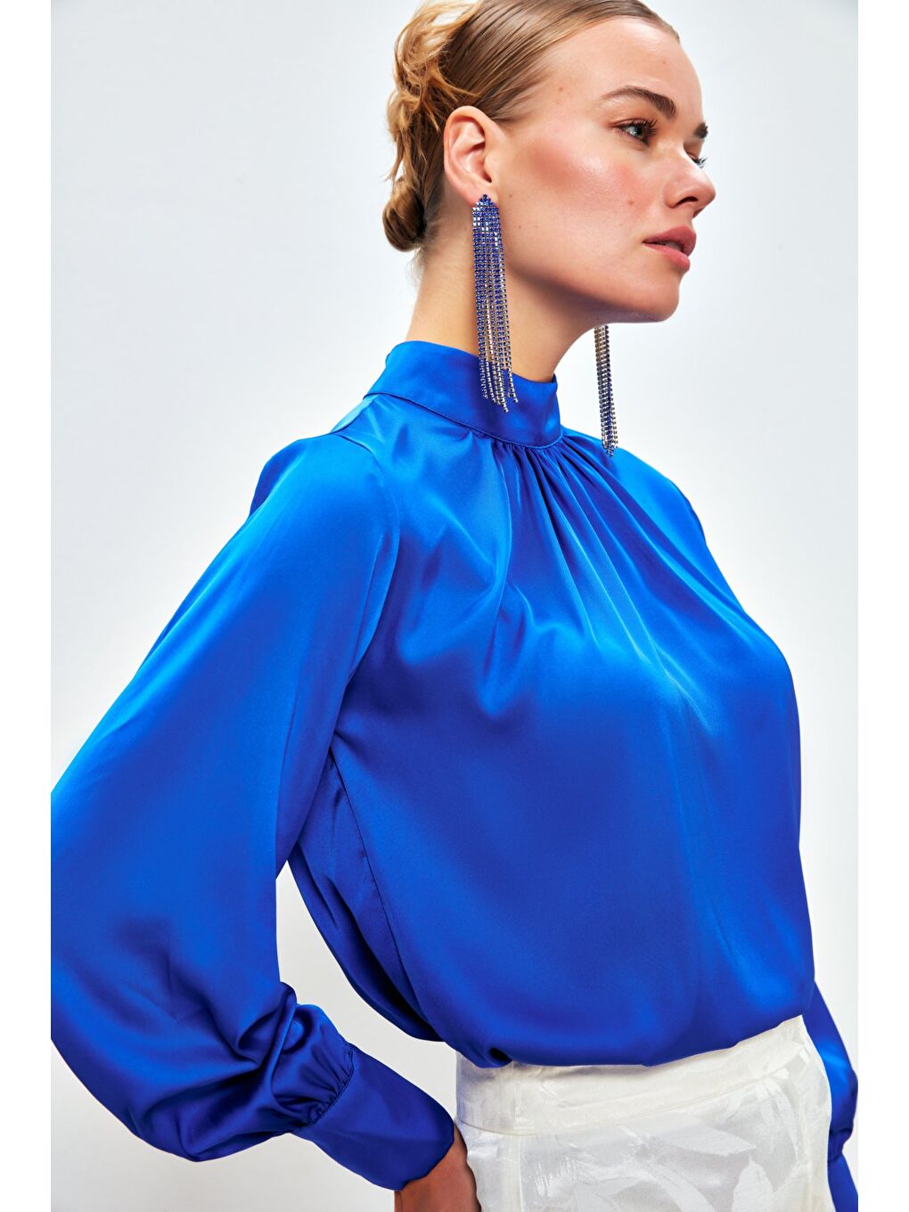 Yaka Detaylı Saten Bluz - Sax Mavi
