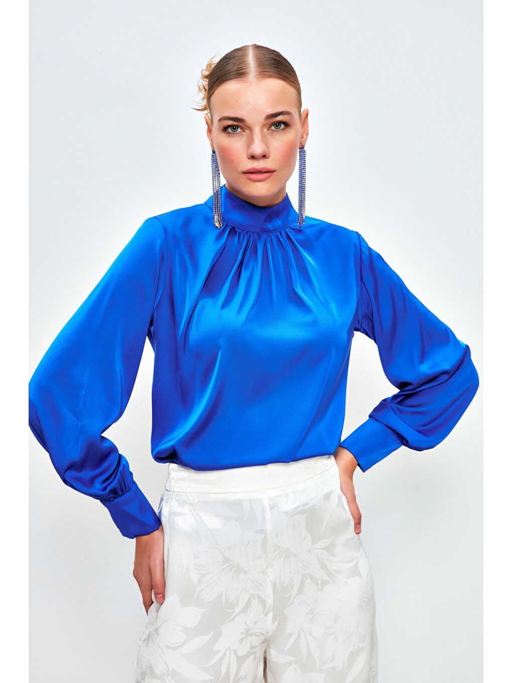 Yaka Detaylı Saten Bluz - Sax Mavi-2