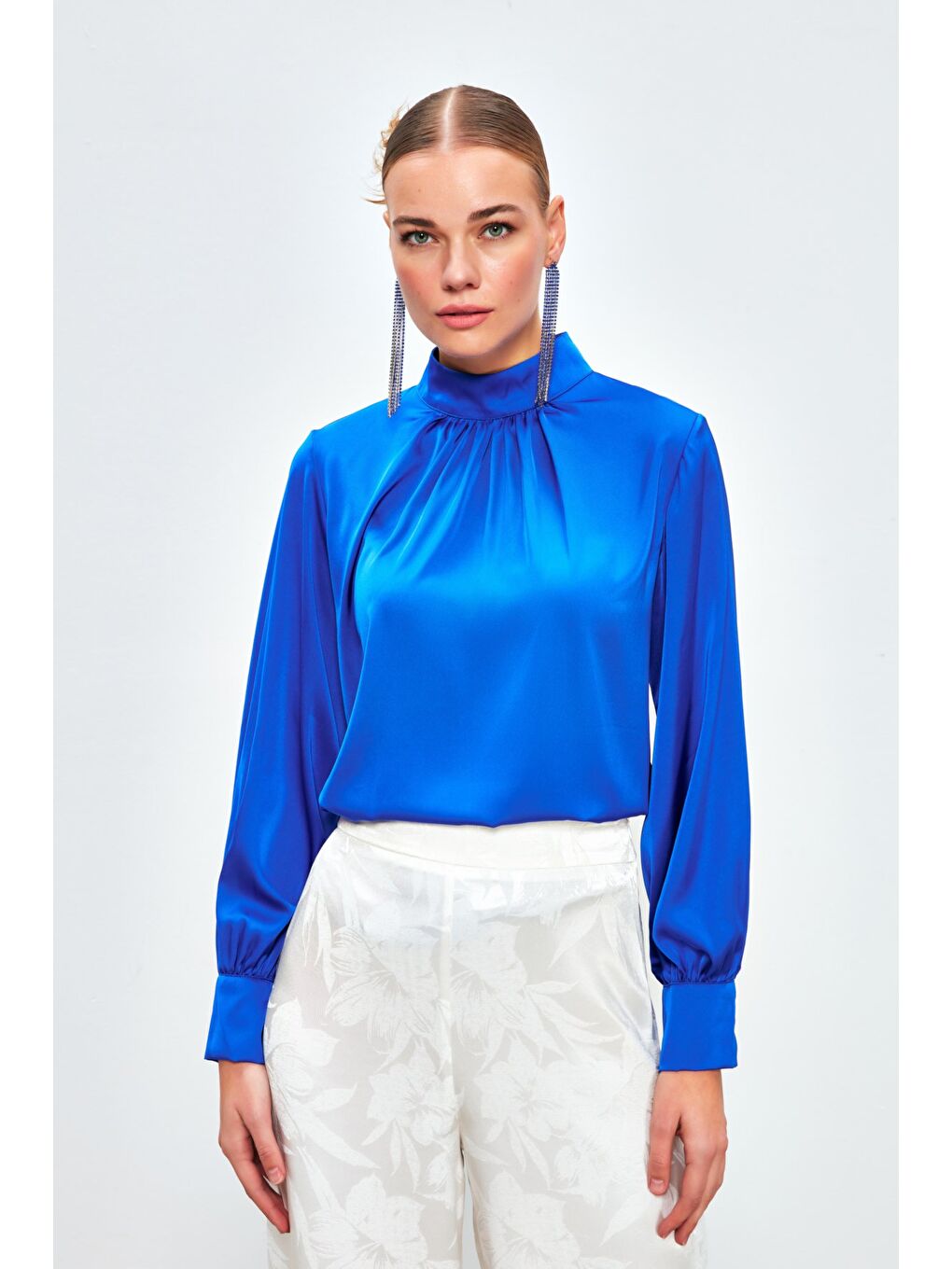 Yaka Detaylı Saten Bluz - Sax Mavi-3