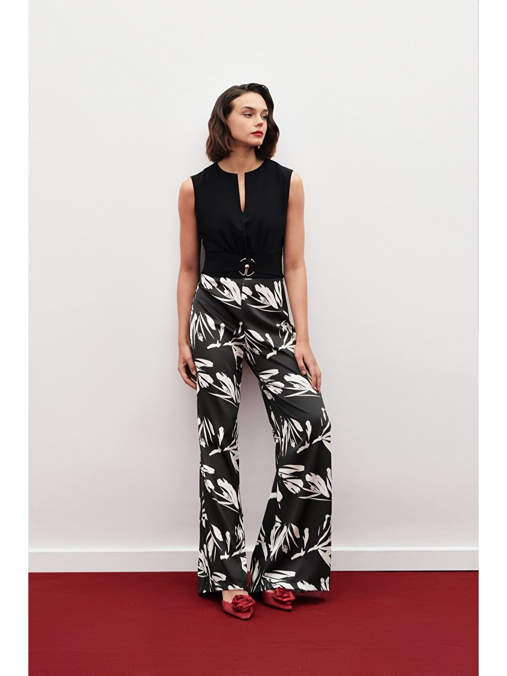 Toka Detaylı Kolsuz Bluz - Siyah-2