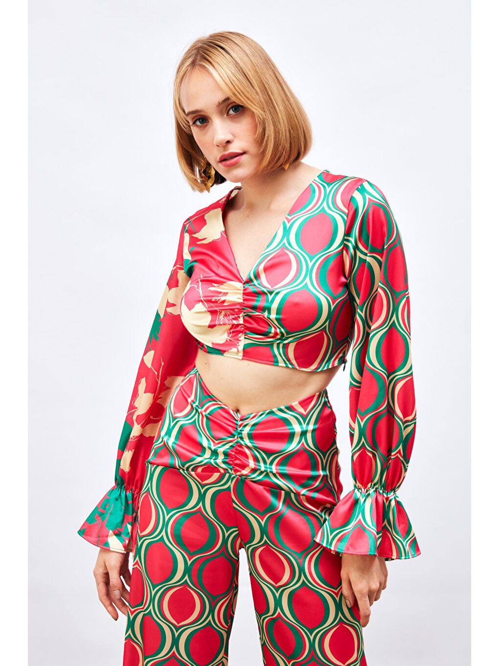 Büzgü Detaylı Desenli Bluz - Fuşya-3