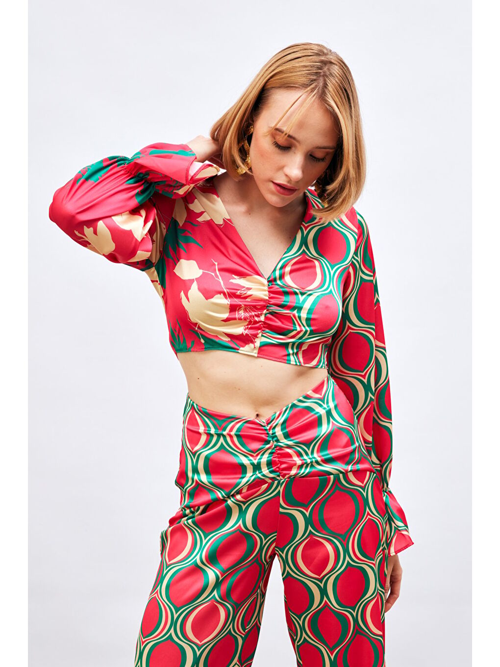 Büzgü Detaylı Desenli Bluz - Fuşya-4