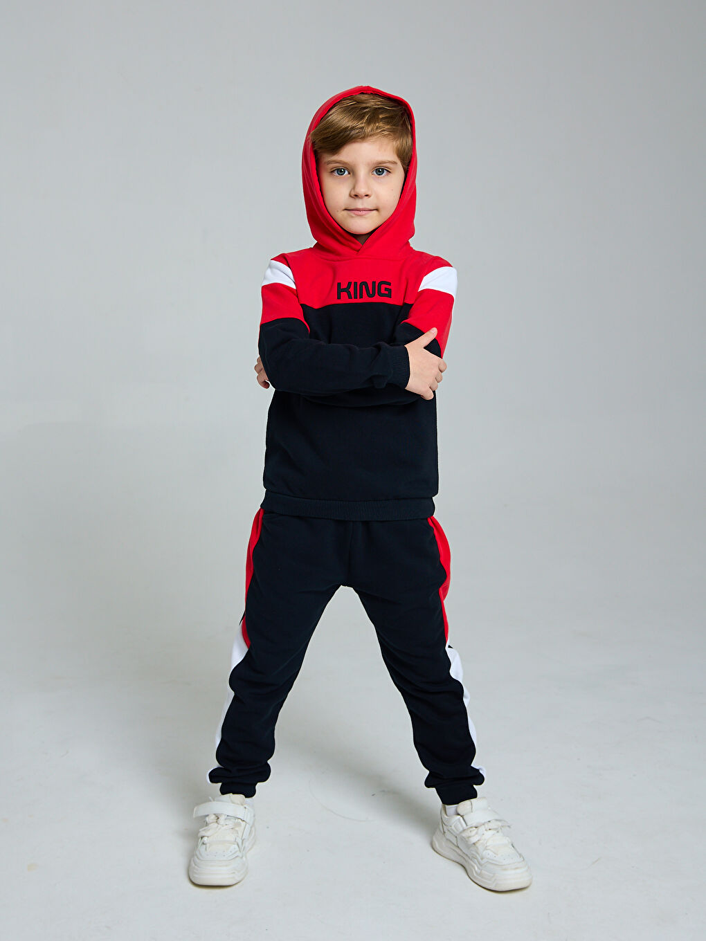 Kırmızı Kapüşonlu Bisiklet Yaka Erkek Bebek Sweatshirt ve Eşofman Alt 2 li Takım-2