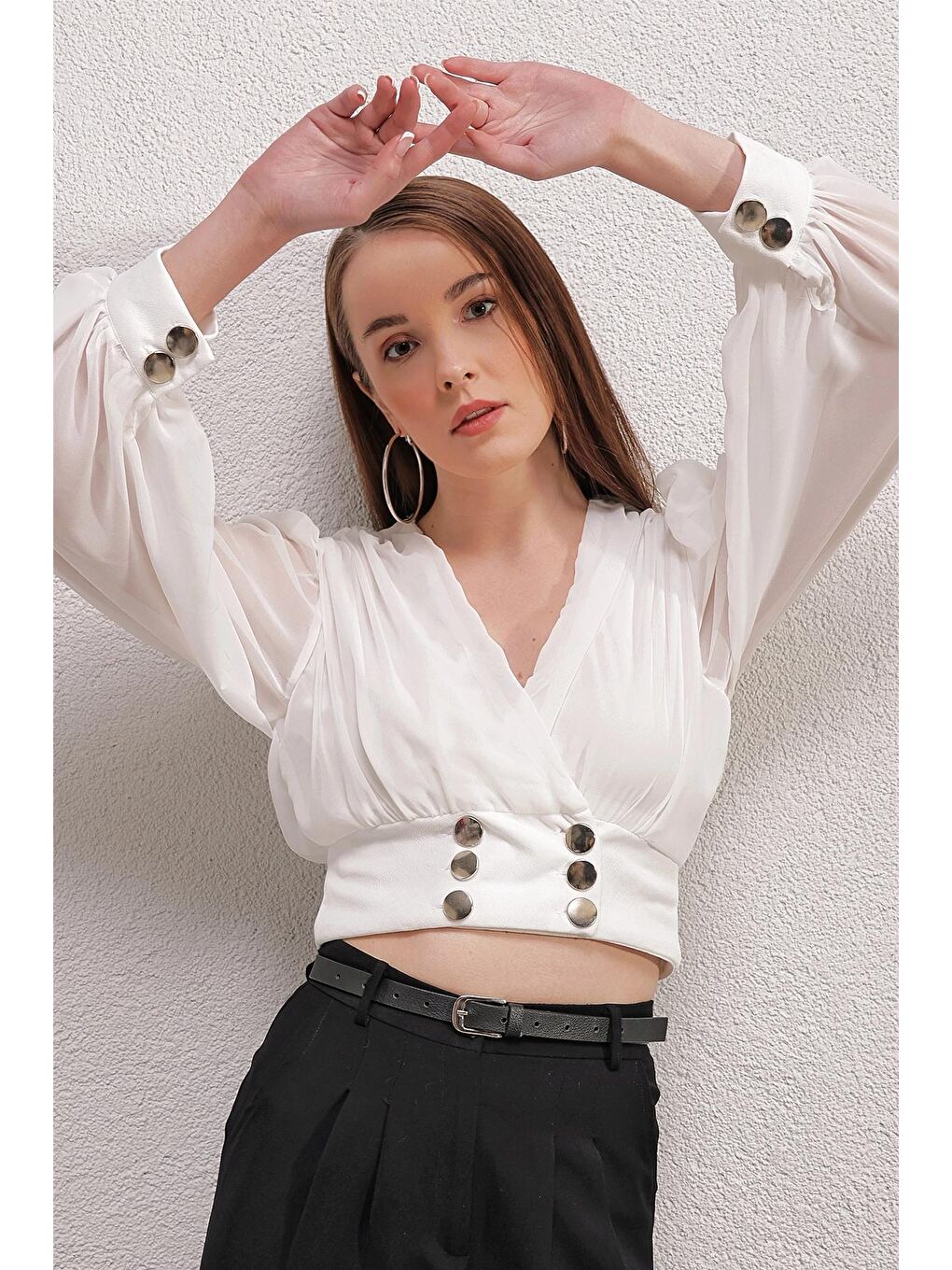 Beyaz Kruvaze Yaka Şifon Bluz-1