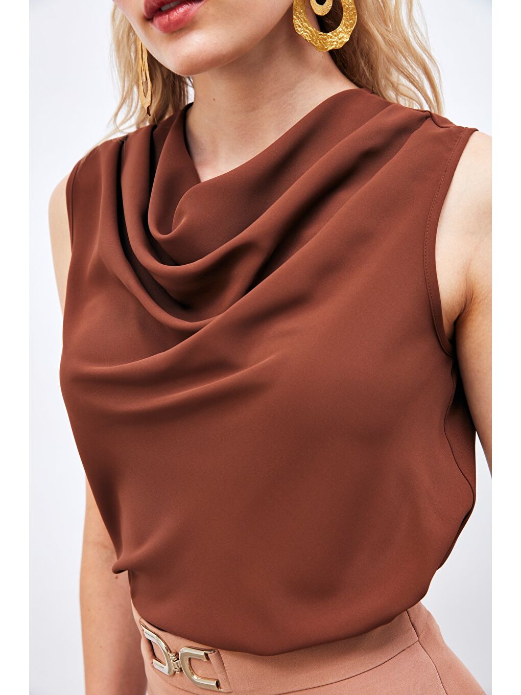 Kahverengi Degaje Yaka Kolsuz Bluz - Kahve-4