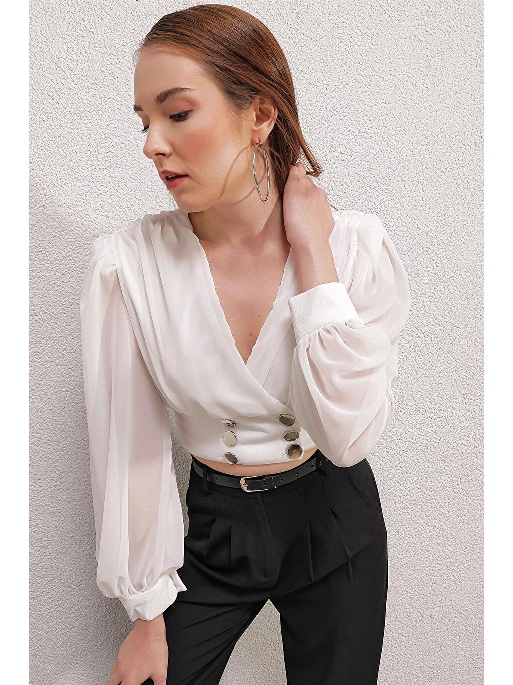 Beyaz Kruvaze Yaka Şifon Bluz-3