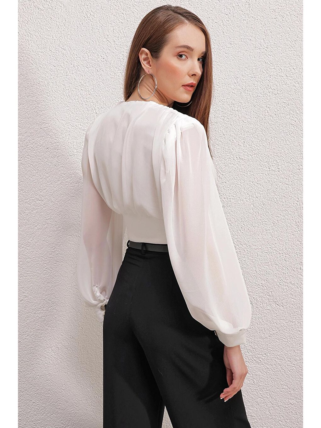 Beyaz Kruvaze Yaka Şifon Bluz-4
