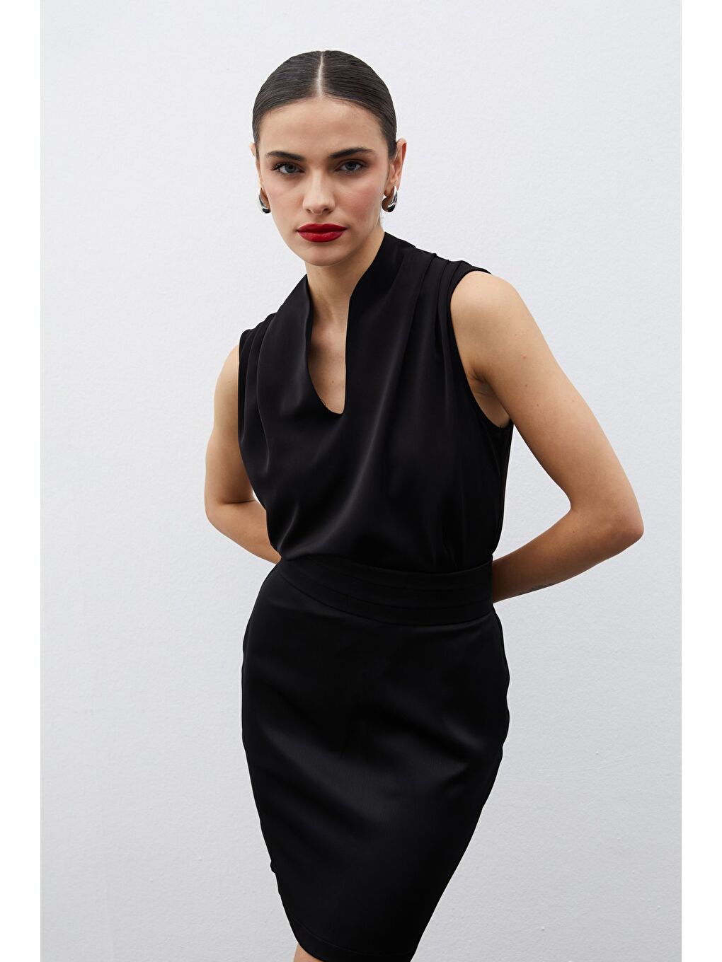 Hakim Yaka Kolsuz Bluz - Siyah-2