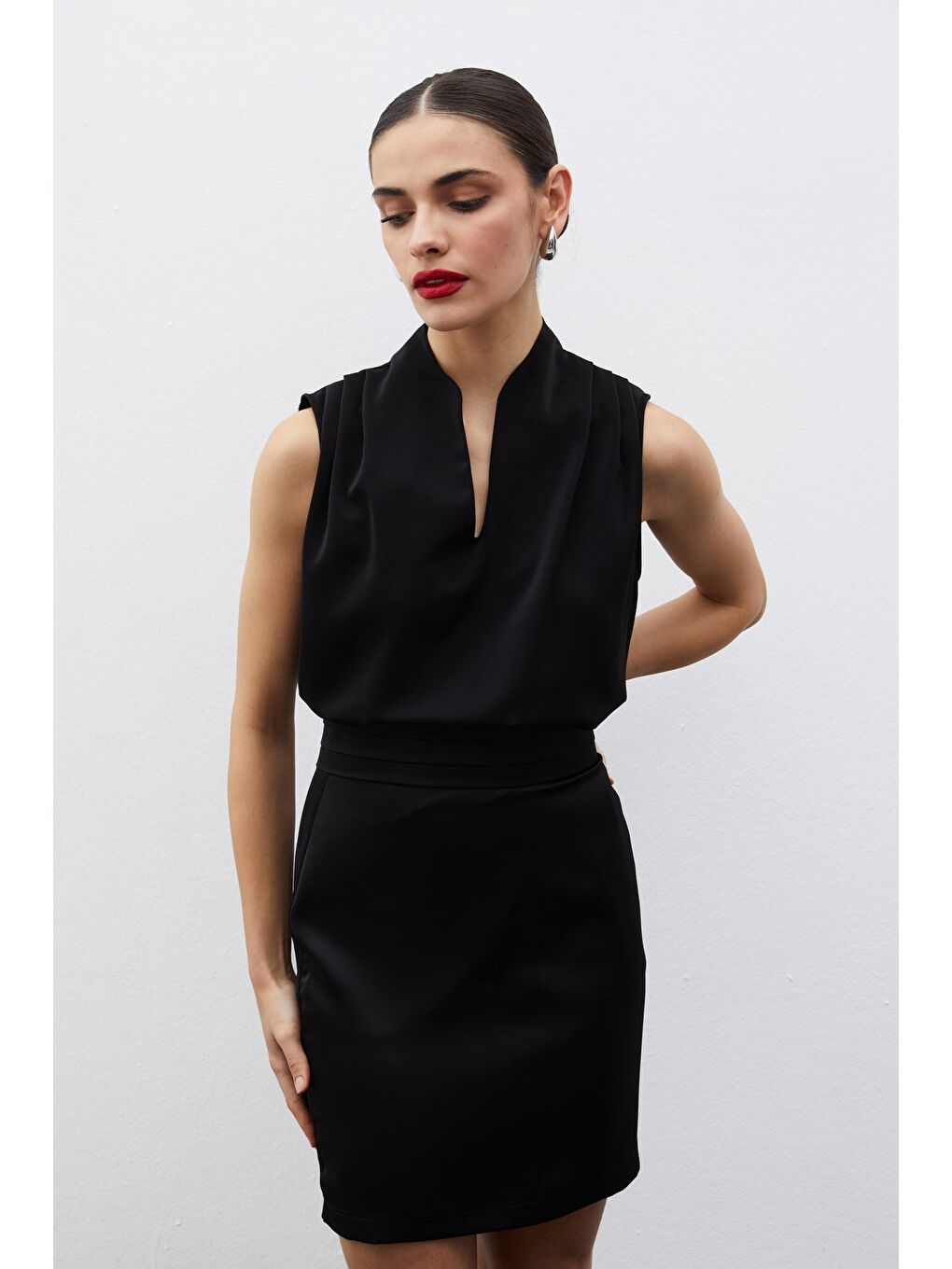 Hakim Yaka Kolsuz Bluz - Siyah-3