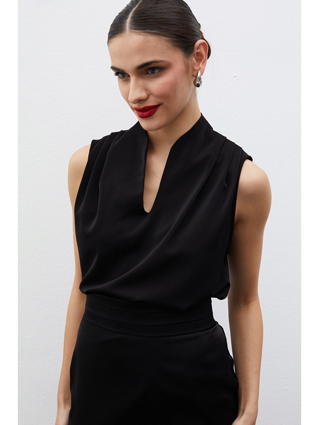 Hakim Yaka Kolsuz Bluz - Siyah-4