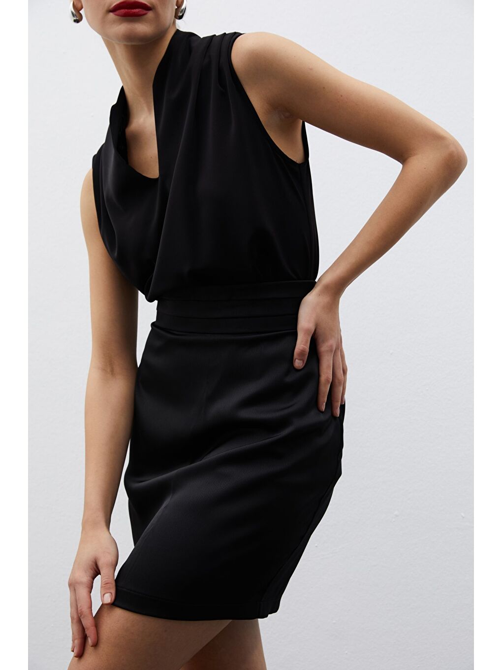 Hakim Yaka Kolsuz Bluz - Siyah-5