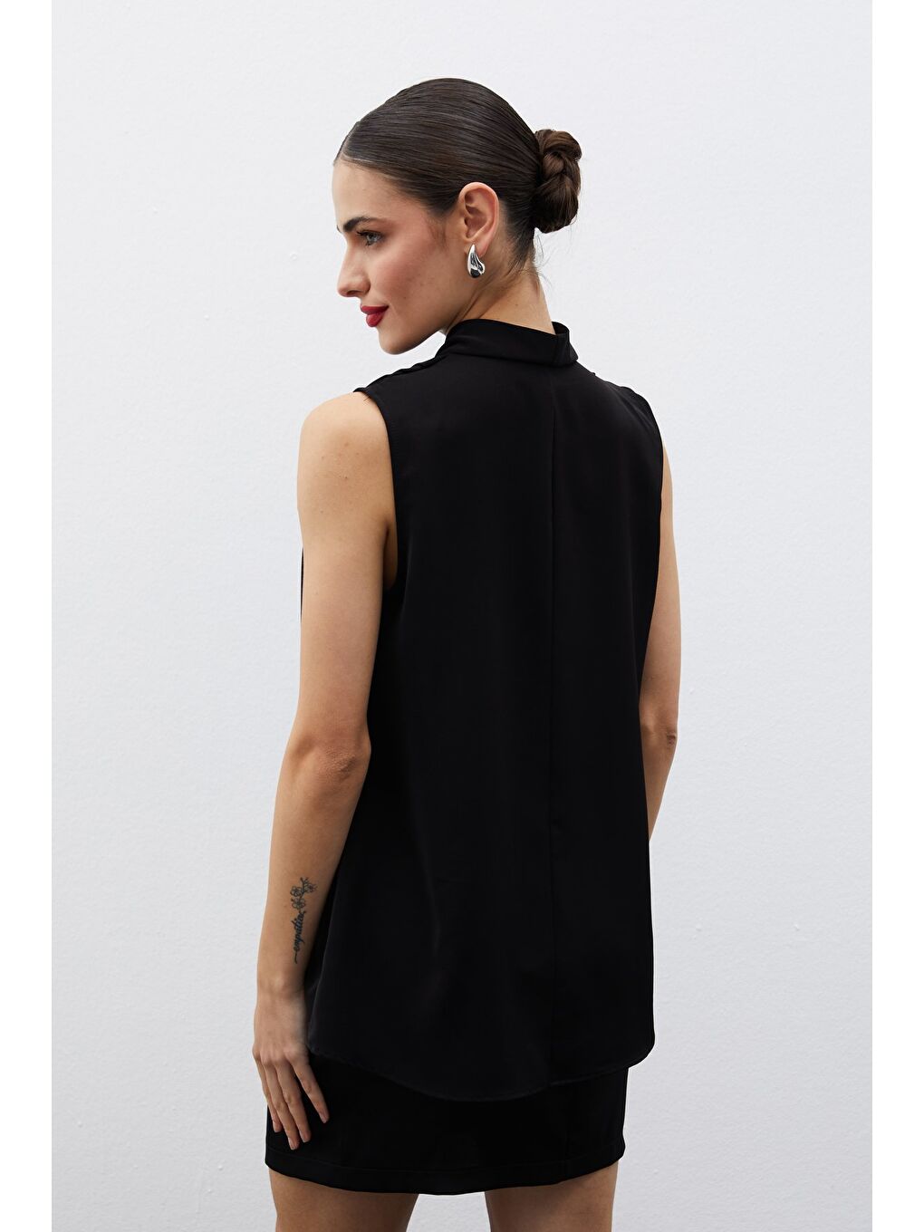 Hakim Yaka Kolsuz Bluz - Siyah-6