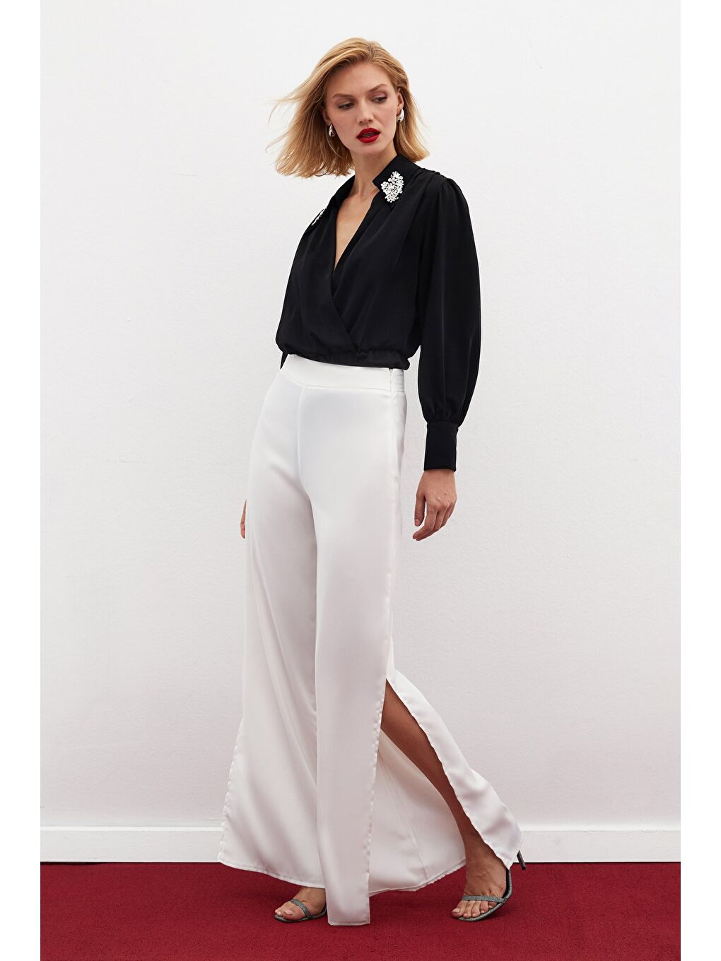 Aksesuar Detaylı Bodysuit Bluz - Siyah-2