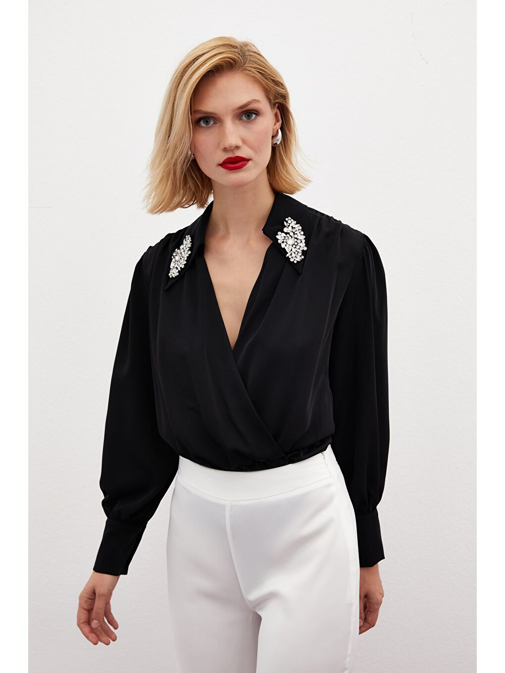 Aksesuar Detaylı Bodysuit Bluz - Siyah-3