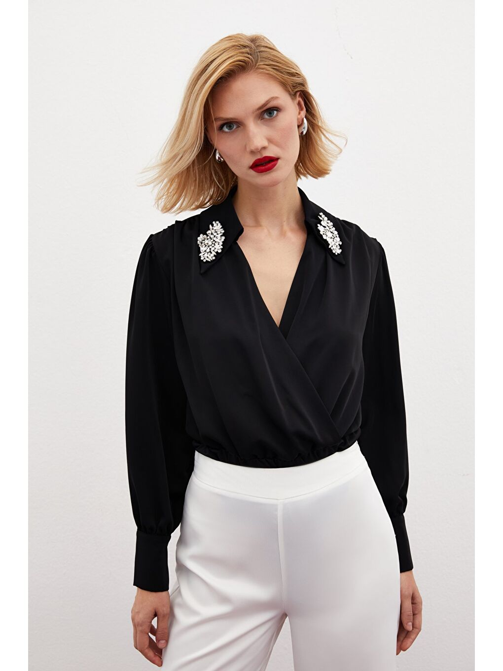 Aksesuar Detaylı Bodysuit Bluz - Siyah-4