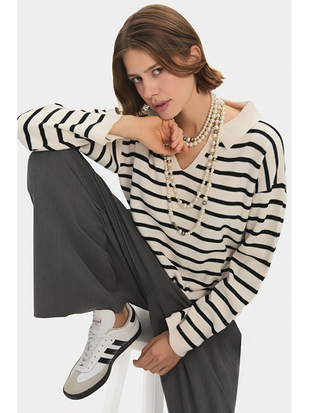 Siyah Polo Yaka Çizgili Triko Kazak