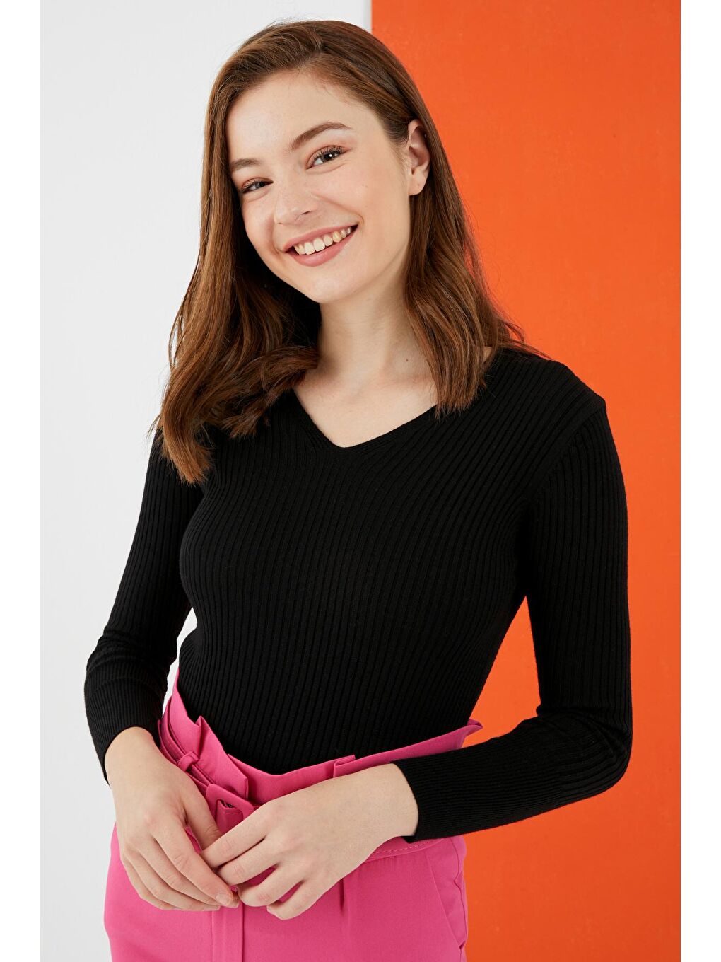 Siyah V Yaka Fitilli Dar Kalıp Basic Kazak