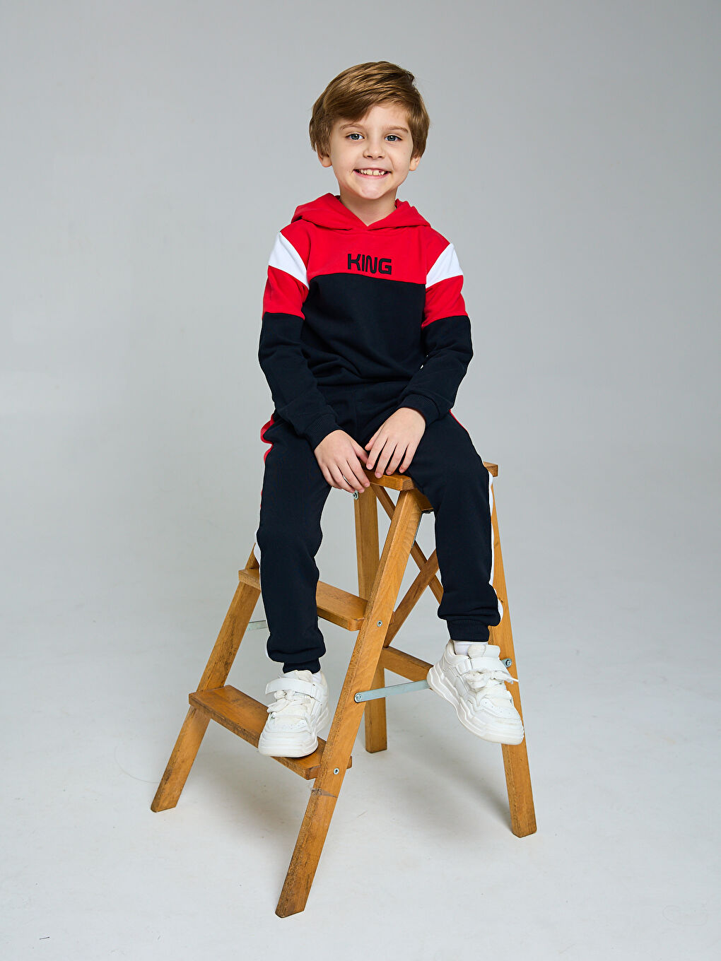 Kırmızı Kapüşonlu Bisiklet Yaka Erkek Bebek Sweatshirt ve Eşofman Alt 2 li Takım-6