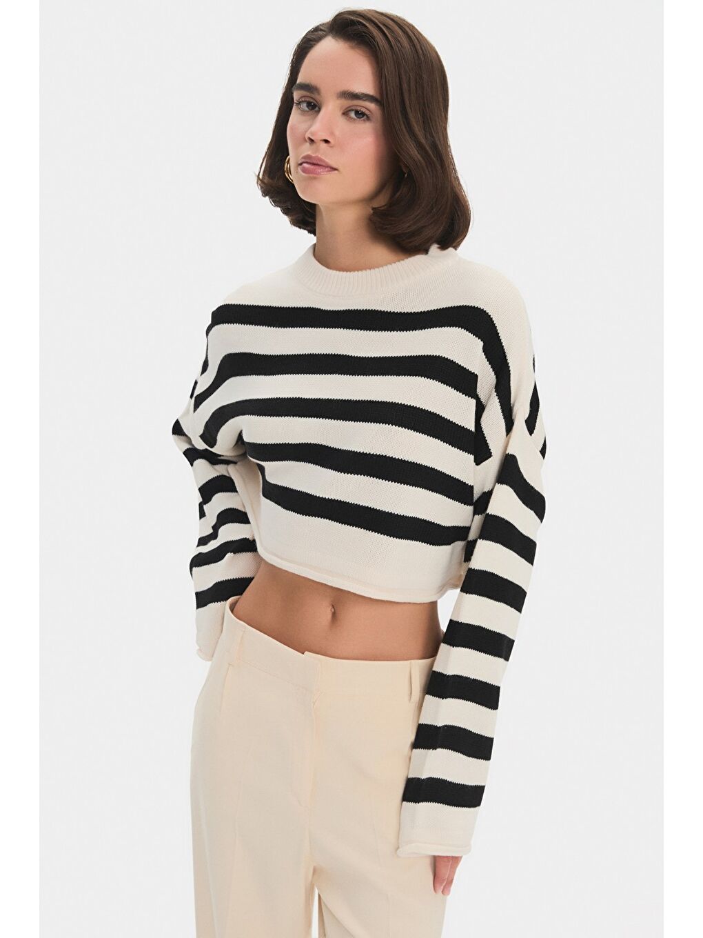 Siyah Çizgili Crop Triko Kazak