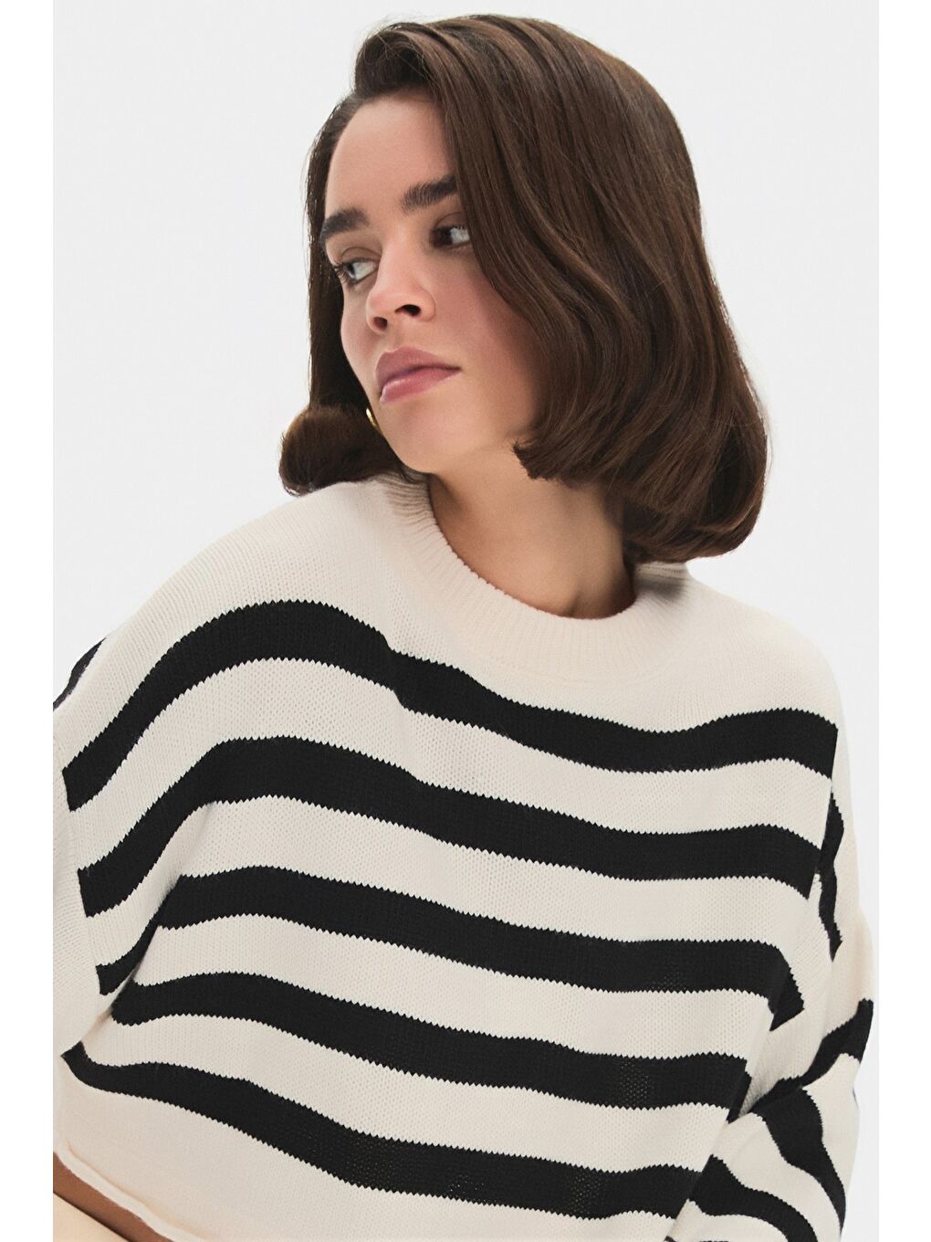 Siyah Çizgili Crop Triko Kazak-2