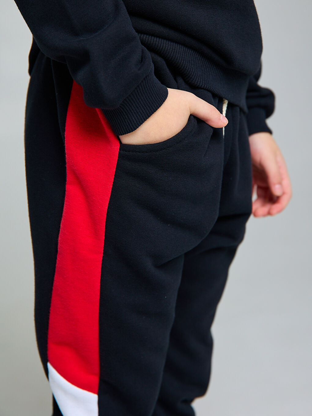 Kırmızı Kapüşonlu Bisiklet Yaka Erkek Bebek Sweatshirt ve Eşofman Alt 2 li Takım-8