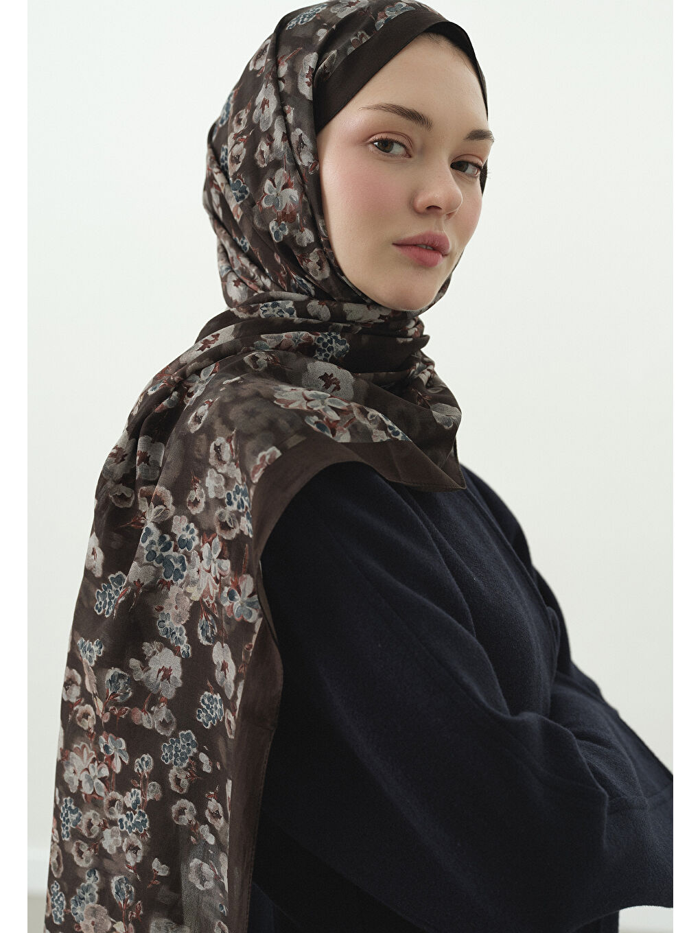 Kahverengi Tozlu Kahve Secret Pearl Desenli Pamuk Viskon Şal-3