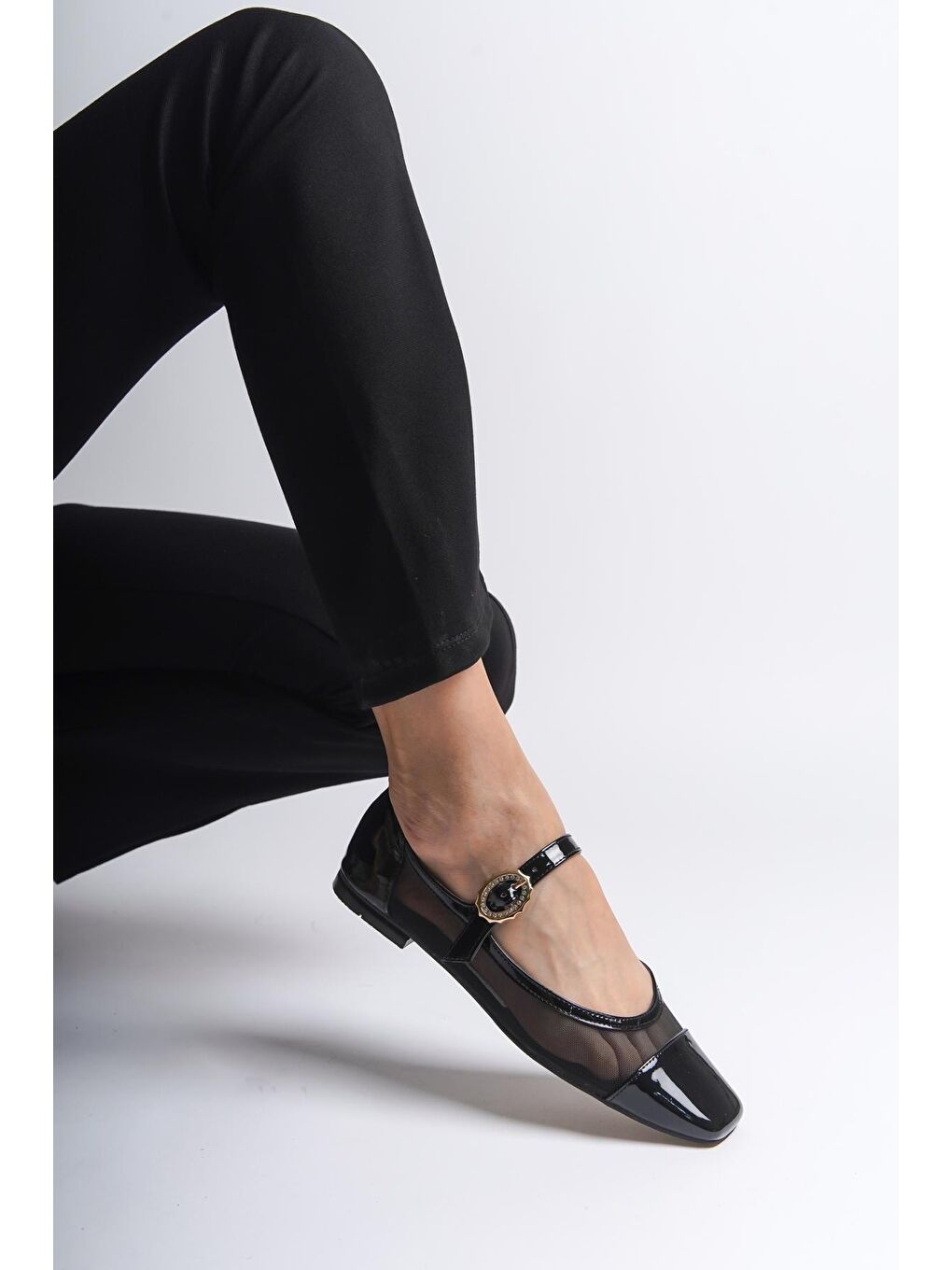 Siyah Küt Burunlu  Bantlı Rugan Babet-5