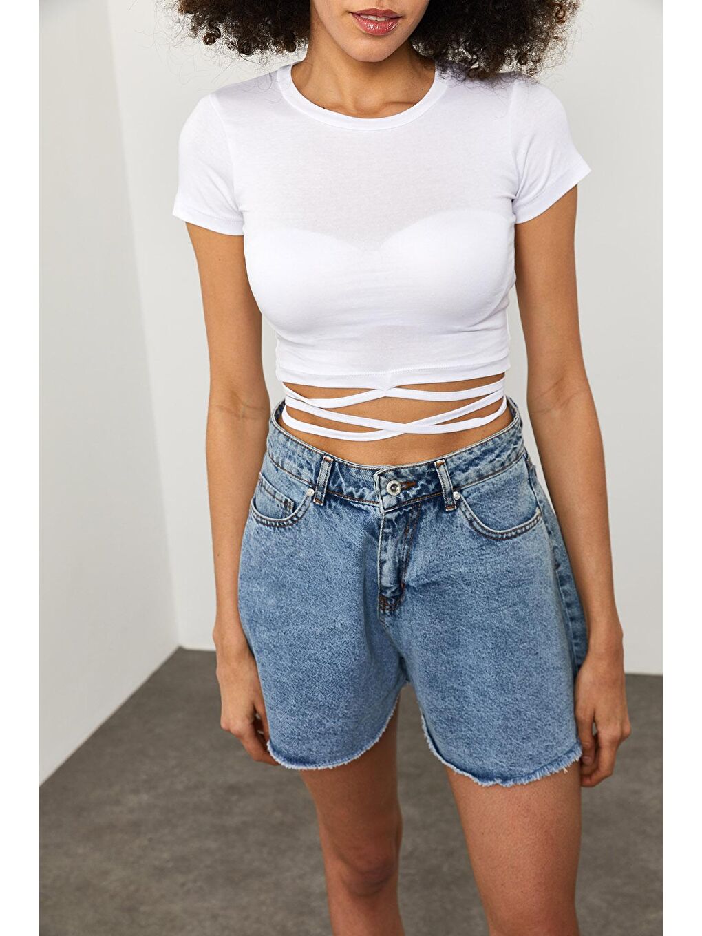 Beyaz Bağcıklı Tişört 1YZK2-11757-01